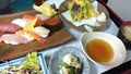 料理メニュー写真&nbsp;握り寿司と天麩羅盛り御膳