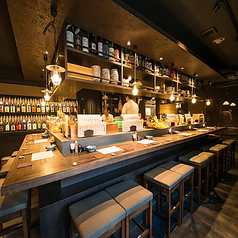 目の前で調理を見られるので、ふたりの会話もさらに弾みます。