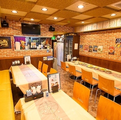 気軽に利用できるカジュアルな印象の店内◎