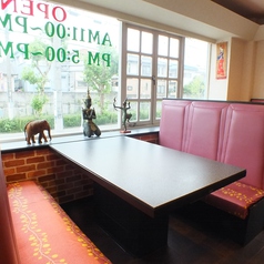 6名テーブルが3卓ございます！女子会・ランチ会にもご利用ください♪広々とした空間でゆっくりお食事できます。