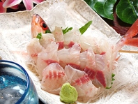 県魚グルクンをお造りで食べられるお店。