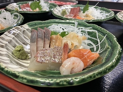 元魚屋さん！新鮮な魚介類が自慢です！！