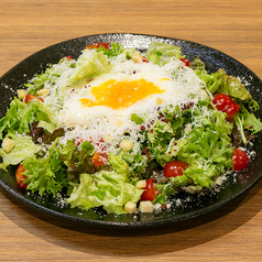 チーズたっぷりシーザーサラダ