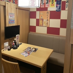 掘りごたつが苦手な方はゆったりテーブル席もございます！