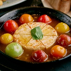 カマンベールチーズとミニトマトのアヒージョ