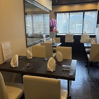 夫婦で営む、バルの気軽さと上質さが共存する空間