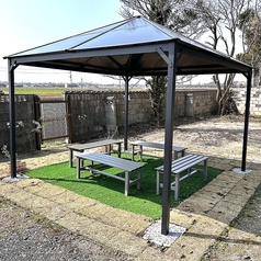 アパート裏駐車場