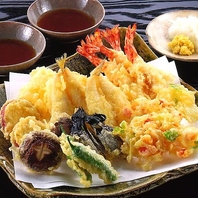 《亀戸×居酒屋》サクサク食感が魅力の海鮮天ぷら盛合
