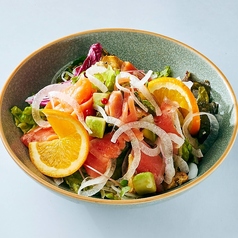 スモークサーモン＆淡路玉葱のサラダ