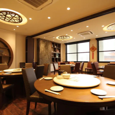 勝ちゃんでは、各種宴会や仲間との集まりに貸切利用も可能です。2階の個室をまるごと使えるので、周囲を気にせず思いきり盛り上がれるのが魅力。