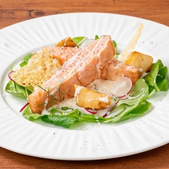 アトランティックサーモンのレアグリル &nbsp;&nbsp;チーズソース