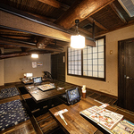 12名様までOKな個室あり…落ち着ける店内での個室は大人気のためご予約はお早めに◎