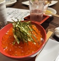 料理メニュー写真&nbsp;イクラたっぷり丼