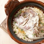 旬の食材を使用した料理長のこだわりの料理をご用意しています。