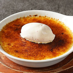 クレームブリュレ　季節のアイス添え