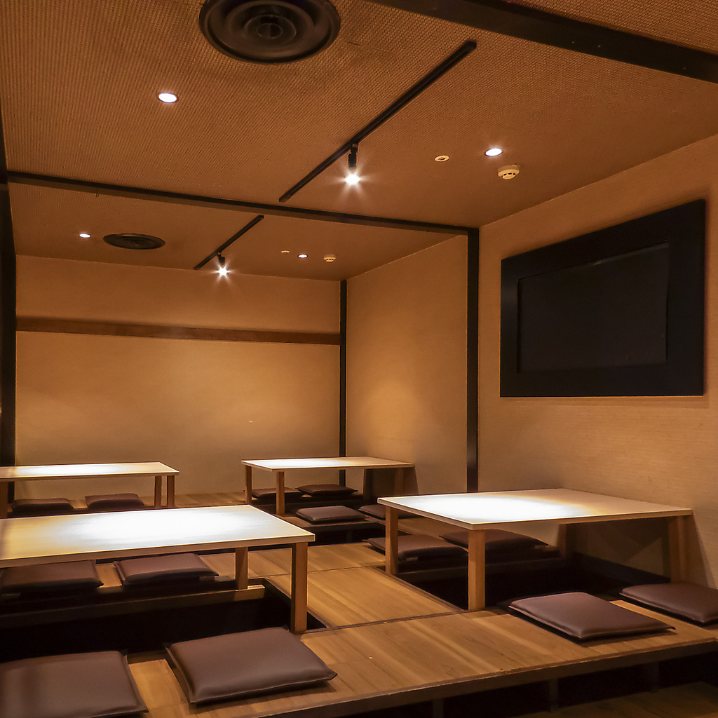 4名様までご利用いただける掘りごたつ席の個室です。