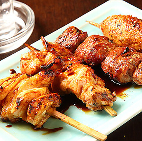高知県の土佐備長炭で丁寧に焼き上げた焼き鳥をご提供！外はカリッと中はジューシー♪