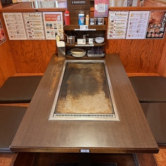 ご家族でのお食事やご友人とのお集まりに最適♪ゆったり過ごせるテーブル席をご用意しております！