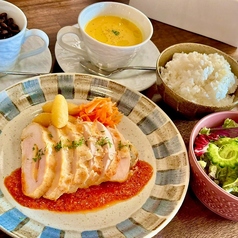 石垣島　肉料理とワインの店BROS.のおすすめランチ1