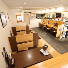 お座敷は全部で3卓ご用意してます。ご注文はセルフオーダーをご用意してますのでお客様のタイミングでお席からのご注文が可能です。