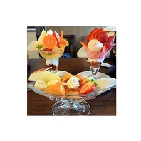 フルーツたっぷりの豪華パフェ