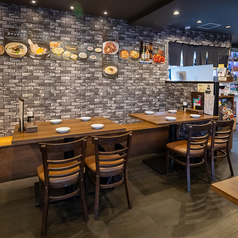 テーブル席は最大10名様までご利用可能（別館8席）