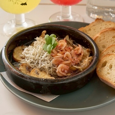 ～バケット付き～桜エビとしらすのアヒージョ