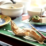 毎月献立が変わる「月替わりの会席」では旬の食材をお楽しみいただけます。（写真は「皐月の会席」）