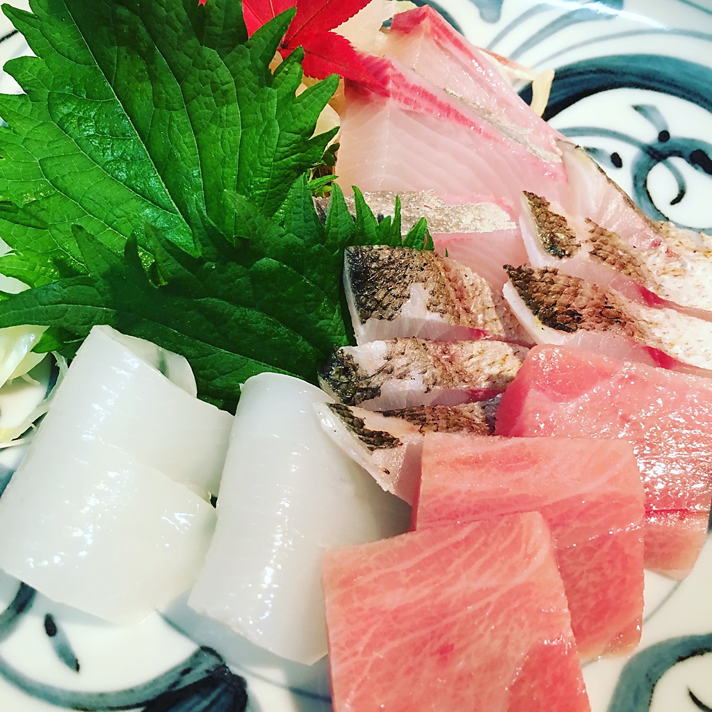 市場から良質な海鮮を仕入れております！