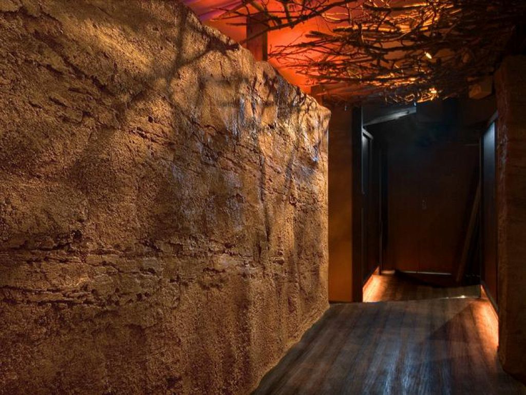 【大地のブース】暖色系のあたたかい雰囲気。ゆっくり落ち着いて仕事帰りに語りたい日に。2～30名迄