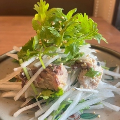 山盛りパクチーサバサラダ