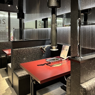 焼肉ホルモン瞭 天満店の雰囲気1