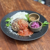 自家製ハンバーグやパスタで日常を彩る至福のランチ！