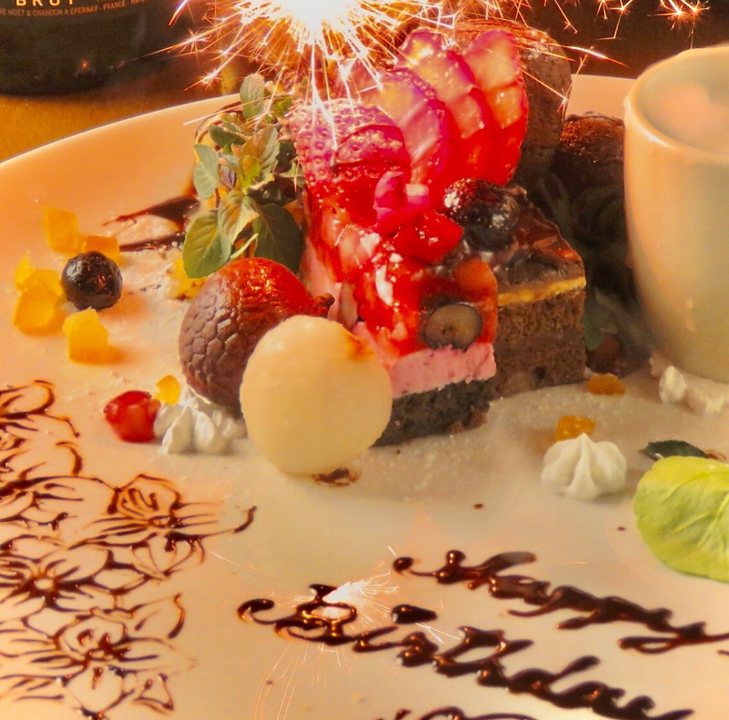 ★大切な人との誕生日や記念日★メッセージを添えたデザートプレートでお祝いさせていただきます♪