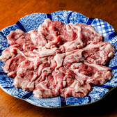 【新鮮な生ラム肉を使用！食べやすくヘルシーな絶品ジンギスカン】新鮮な“生ラム”は、柔らかさとジューシーな味わいが冷凍品とは段違い！臭みが少なく食べやすいため、ジンギスカンを初めて食べる方や女性のお客様にもおすすめです。