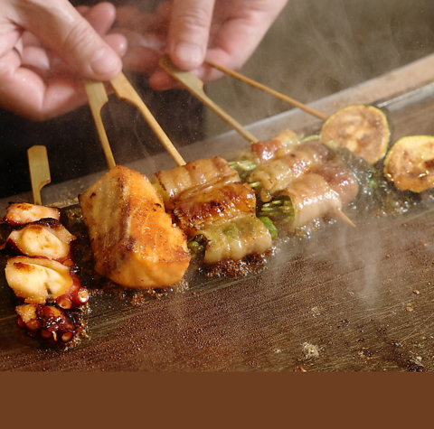 【十三駅1分】名物・鉄板焼き串は1本110円から！◎飲み放付3,500円コースあり！