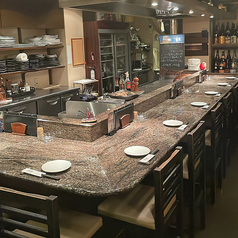 デートに・・・☆カウンターで鉄板を目の前に2人だけの空間をお楽しみください。