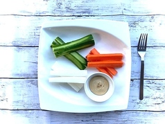 ジューシー野菜スティックサラダ　モスコミュール特製ディップ添え
