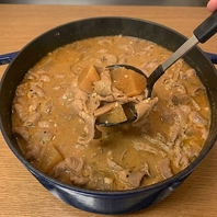 モツ煮込みを筆頭に、こだわった居酒屋メニュー