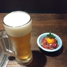 とりあえず　ビールと炙り塩ユッケ