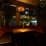 エスニック バル アジア 新宿駅 テラス デート 女子会 ソファ ランチ ディナー 隠れ家