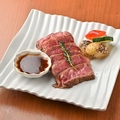 料理メニュー写真&nbsp;牛ももステーキ 自家製赤ワインソース