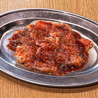 ディナー限定で名物ホルモンの食べ比べクーポン配布中♪
