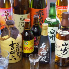 お酒、各種お酒を揃えております。