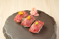 料理メニュー写真 和牛上赤身肉寿司