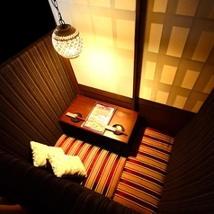 ■2階：密着度120％！？カップルシートソファ席【サプライズ/デート/誕生日/記念日/ソファー席/カップルシート/個室/完全個室/ロフト席/カップル/栄 居酒屋/会社宴会】