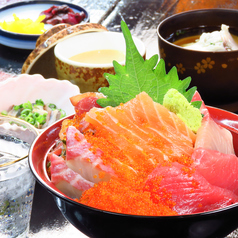 夜　市場海鮮丼