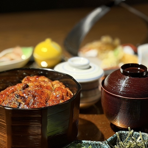 【ランチ限定】三河一色産うなぎと秘伝タレ◎天ぷらなどをお得に楽しもう♪「鰻ランチ　ひつまぶし上」の写真