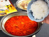 2.具材がしんなりしてきたら、ご飯を投入します