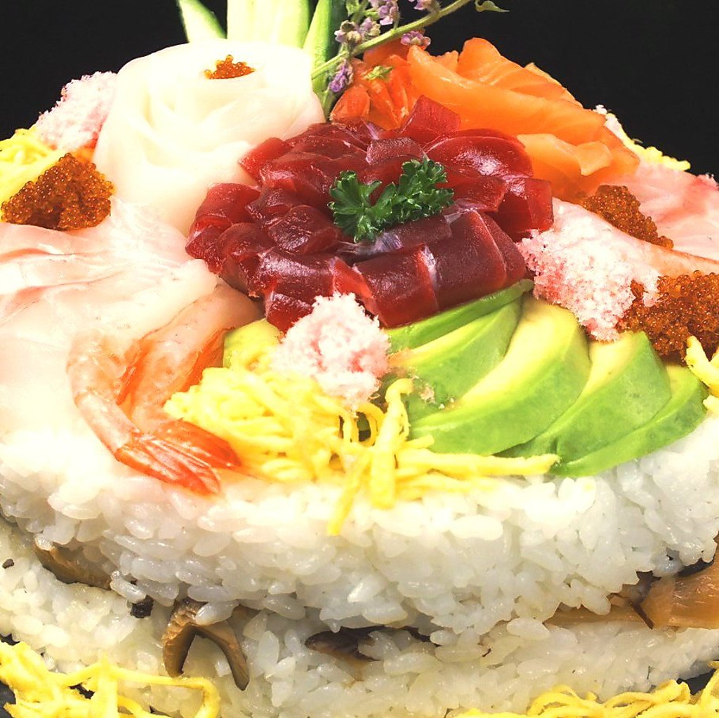 誕生日等のお祝い事にお勧め♪豪華寿司ケーキは3～4人前2000円/6～7人前3000円!!前日までに要予約